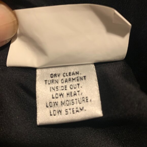 St. John~ NWT!!~ 100% Silk, Lined Top - Picture 4 of 15